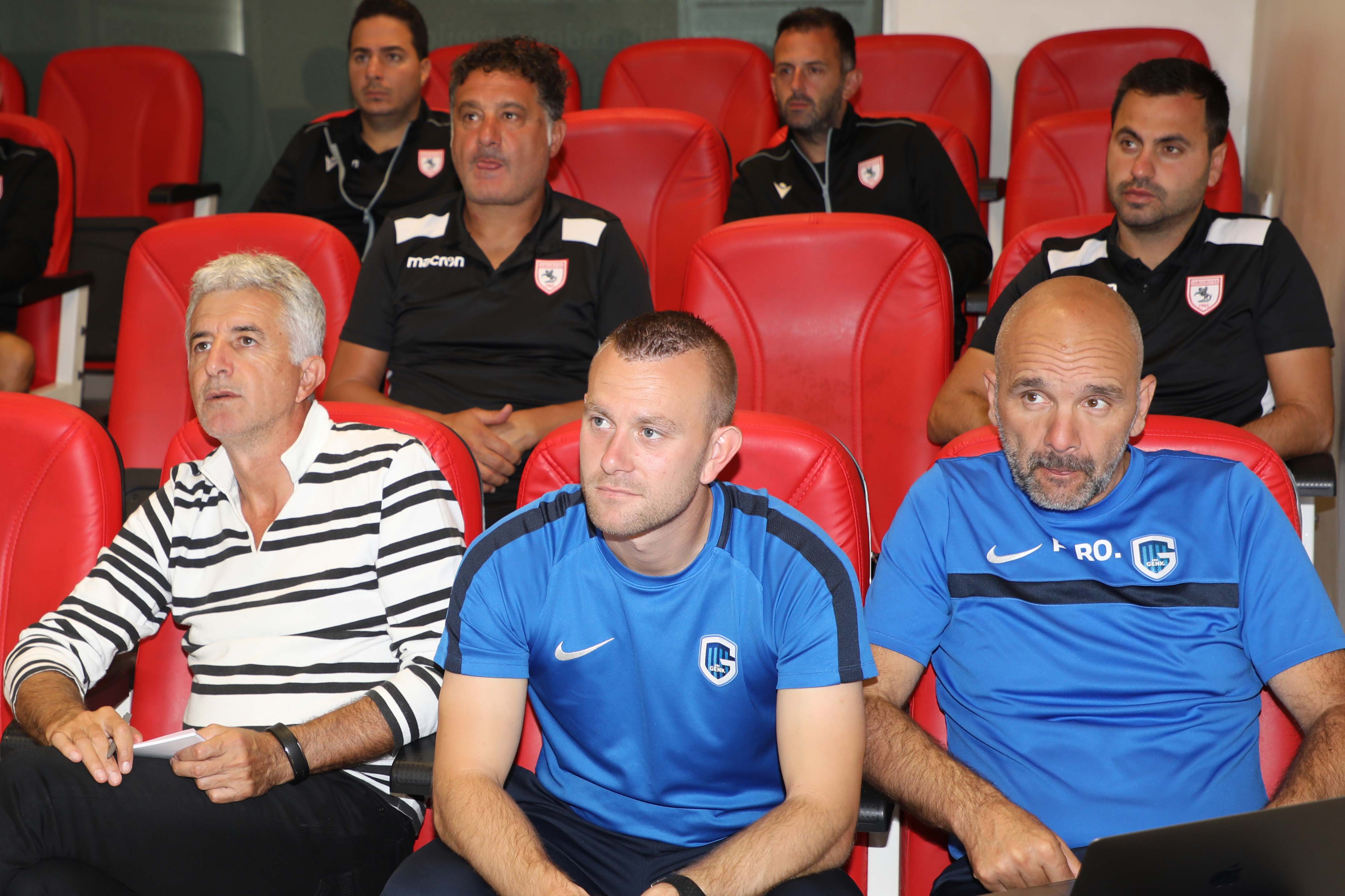Yabancı hocalar Futbol Okulu’nda 